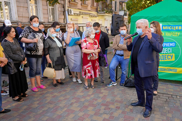 Олег Филимонов встретился с одесситами: больше всего люди жалуются на коммунальные проблемы  фото 5