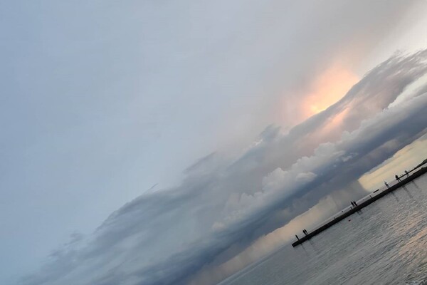 Грозовой фронт: смотри, как в Одессе разбушевалась непогода фото 6