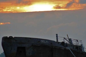 Жуткое зрелище: как сейчас выглядит танкер Delfi фото