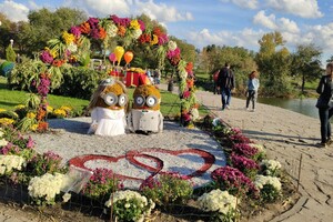 Ради красивых фото: в запорожских парках отдыхающие вытоптали газоны (фото) фото 6