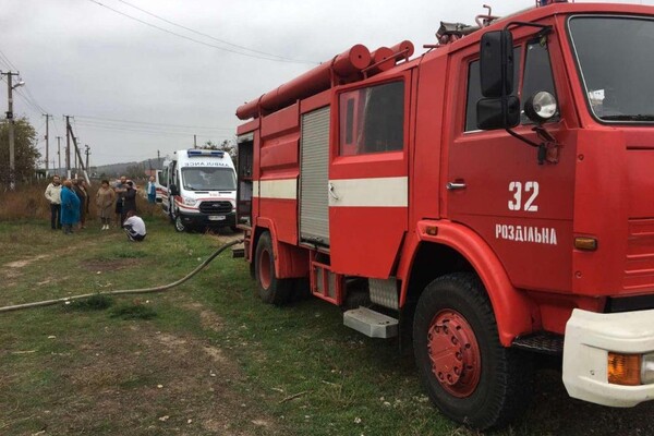 Не смогли спасти: на пожаре в Одесской области погибли два малыша (обновлено) фото