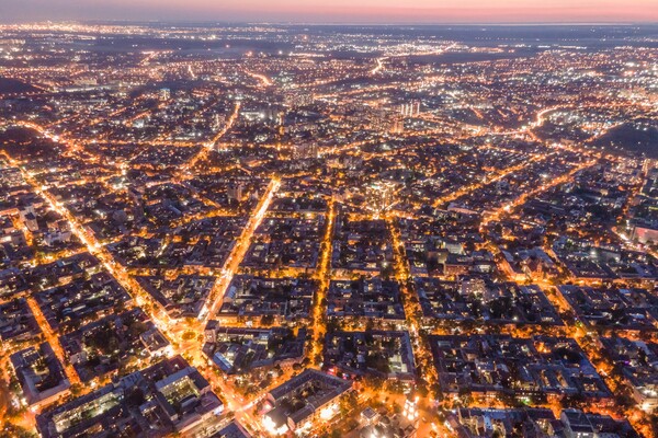 Тысячи огней: посмотри на ночную Одессу с высоты птичьего полета фото 1