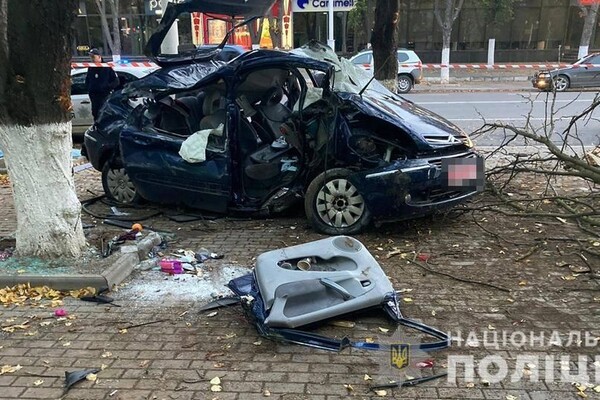 В Одесской области Citroёn с пьяным водителем влетела в дерево: погибли два человека (обновлено) фото 6