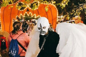 Безумные тыквы, голубая луна и страшные фестивали: как одесситы отмечают Хэллоуин фото 15