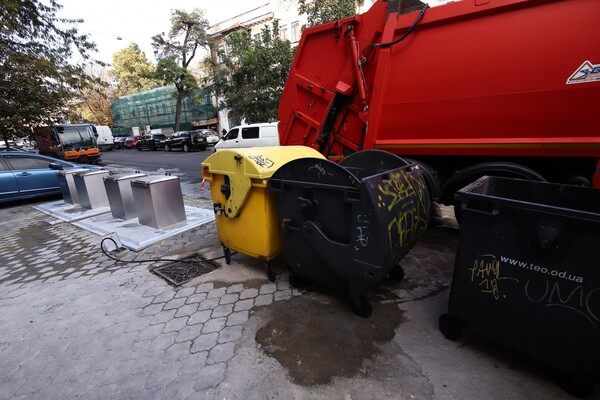 В Одессе установили еще одни подземные мусорные контейнеры: где на этот раз  фото 2