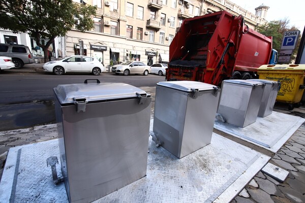 В Одессе установили еще одни подземные мусорные контейнеры: где на этот раз  фото 4