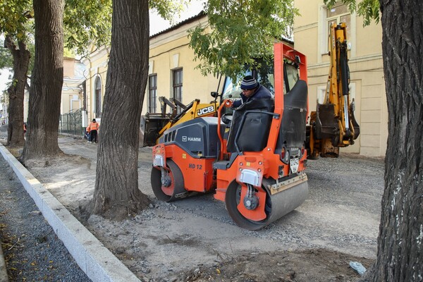 В Одессе продолжается ремонт самой запущенной улицы города: когда его закончат фото 18