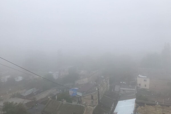 Красиво, но опасно: Одессу снова накрыл густой туман фото 4