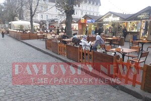 Карантин на Дерибасовской: некоторые кафе продолжают спокойно работать фото 3