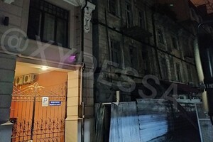 В центре Одессы загорелась заброшенная многоэтажка: есть погибшие фото