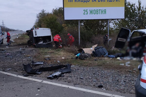 Под Одессой произошло смертельное ДТП: столкнулись два микроавтобуса фото 1
