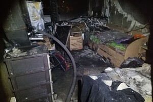Жаркая ночь: в Одессе горели два автобуса, эвакуатор и комната общежития фото