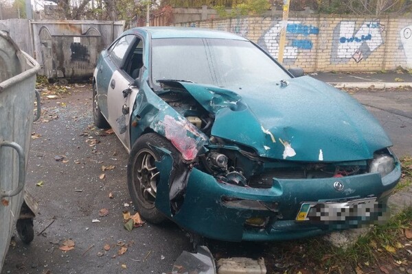В ДТП на Таирова перевернулся автомобиль: есть пострадавшие фото