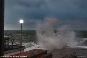 Декабрьский шторм: одесситы наслаждаются бушующим морем фото 9