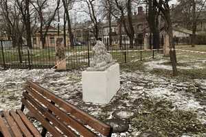 Новые львы, множество скамеек и планы: как меняется сквер Мечникова фото 43