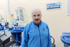 В Одессе нашли самого опытного парикмахера: он работает уже более 76 лет фото 4