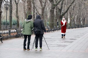 Карусель возле Дюка и елки на фонарях: как Одесса готовится к Новому году  фото 5