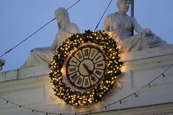 Дождались: в Одессе зажгли главную новогоднюю елку фото 3