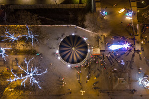 Сотни новогодних огней: как выглядит новогодняя Одесса с высоты фото 4