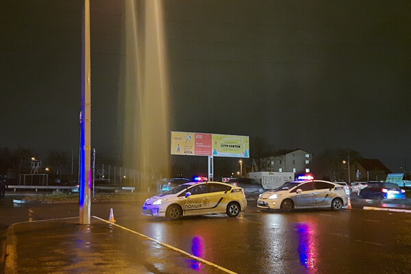 В Одессе запретили проводить автогонки: водители устроили бунт у вокзала и аэропорта фото 4