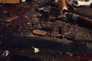 На проспекте Шевченко авто влетело в McDonalds: есть пострадавшие фото