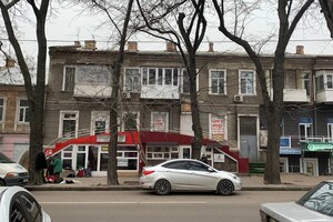Не пережили карантин: в Одессе массово закрываются магазины фото 12
