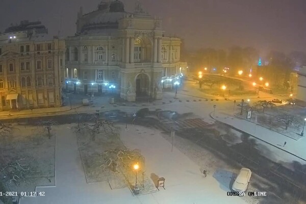 Снежный денек: в Одессе наступила настоящая зима фото 5