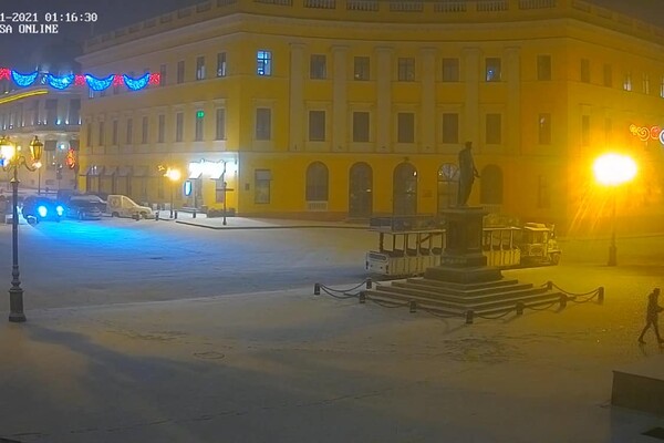 Снежный денек: в Одессе наступила настоящая зима фото 6