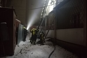 Не уследили: в Одессе загорелось студенческое общежитие фото 2