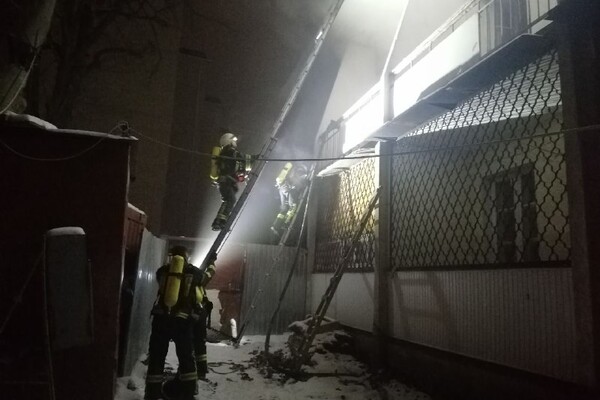 Не уследили: в Одессе загорелось студенческое общежитие фото 4