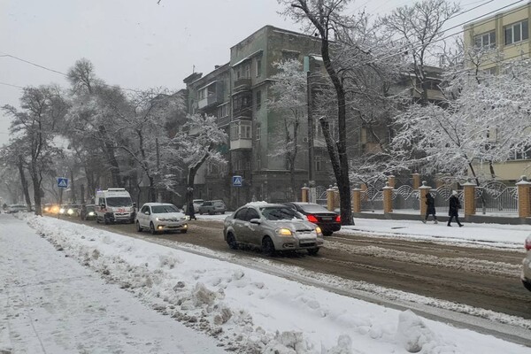 В Одессе начался сильный снегопад: хроника событий (обновляется) фото 13