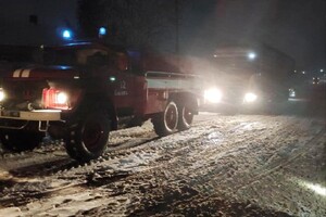 Люди ночевали в машинах: какие трассы Одесской области закрыты из-за непогоды (обновляется) фото 13