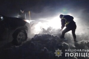 Люди ночевали в машинах: какие трассы Одесской области закрыты из-за непогоды (обновляется) фото 18