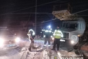 Люди ночевали в машинах: какие трассы Одесской области закрыты из-за непогоды (обновляется) фото 24