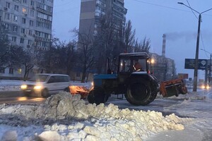 Снежная стихия: как одесские коммунальщики работают вторые сутки фото
