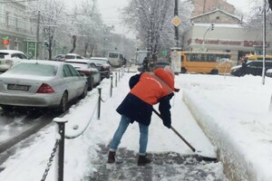 Снежная стихия: как одесские коммунальщики работают вторые сутки фото 3
