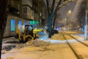 Снежная стихия: как одесские коммунальщики работают вторые сутки фото 6