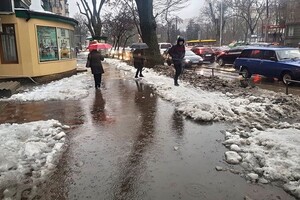 Почти как в Венеции: дождь и тающий снег затопили улицы Одессы фото 2