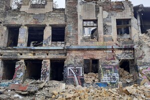 На Деволановском спуске рухнуло старинное здание: там жили люди (обновлено) фото 7