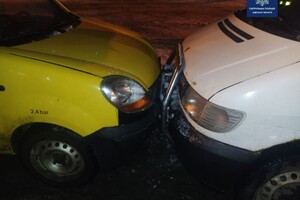 Шел на обгон: в Одессе пьяный водитель разбил семь авто фото
