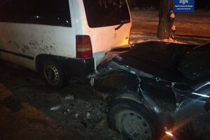 Шел на обгон: в Одессе пьяный водитель разбил семь авто фото 1