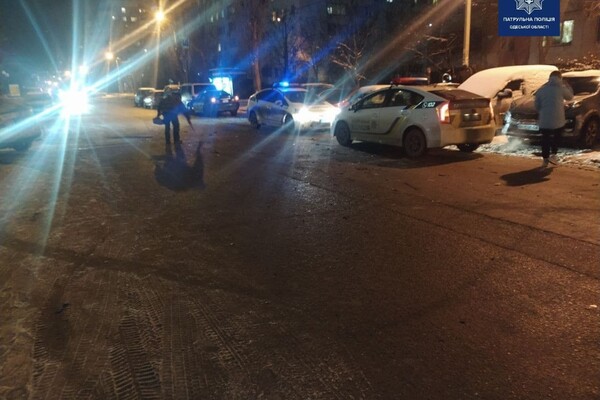 Шел на обгон: в Одессе пьяный водитель разбил семь авто фото 3