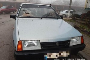 Под Одессой полуголая женщина била машины: что это было фото 5