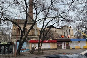 В центре Одессы разбирают разрушенный завод: кому он принадлежит фото 2