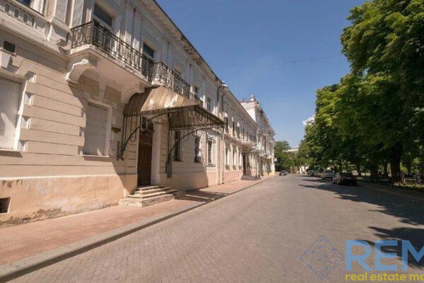 За пять миллионов долларов: в центре Одессы продается старинный особняк фото