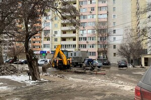 Меняй маршрут: в центре Одессы из-за коммунальной аварии перекрыли улицу фото 2