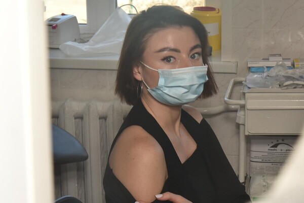 Не побоялась вакцины: глава Одесского облздрава привилась от Covid-19 фото 5