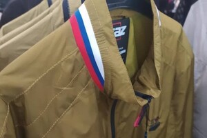 В Одессе продают одежду с триколором: общественники пообещали сжечь товар фото 1