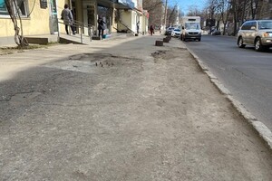 Забыли про велодорожку: ремонт одесской улицы начали с нарушениями фото 8