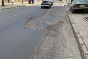 Забыли про велодорожку: ремонт одесской улицы начали с нарушениями фото 10